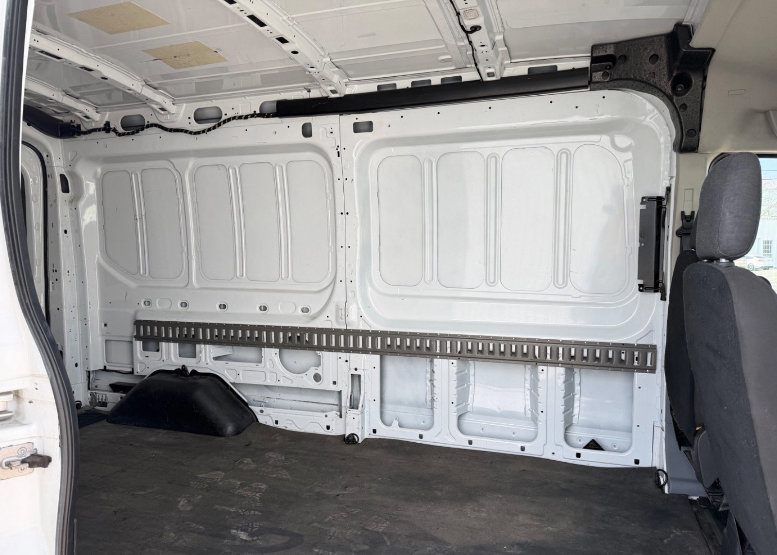 Certified 2019 Ford Transit 350 148 Medium Roof w/ Interior Upgrade Package image 16