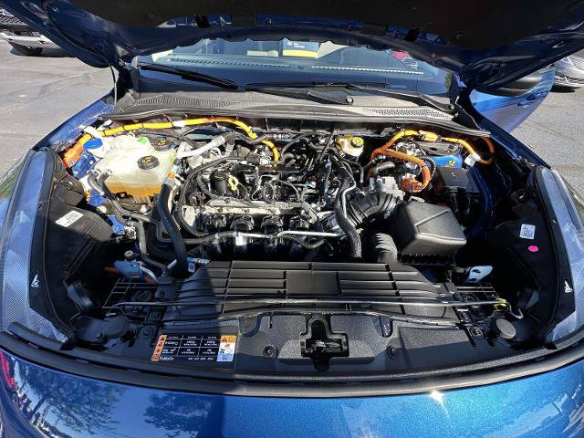 Certified 2022 Ford Escape SE w/ Cold Weather Package FWD image 7