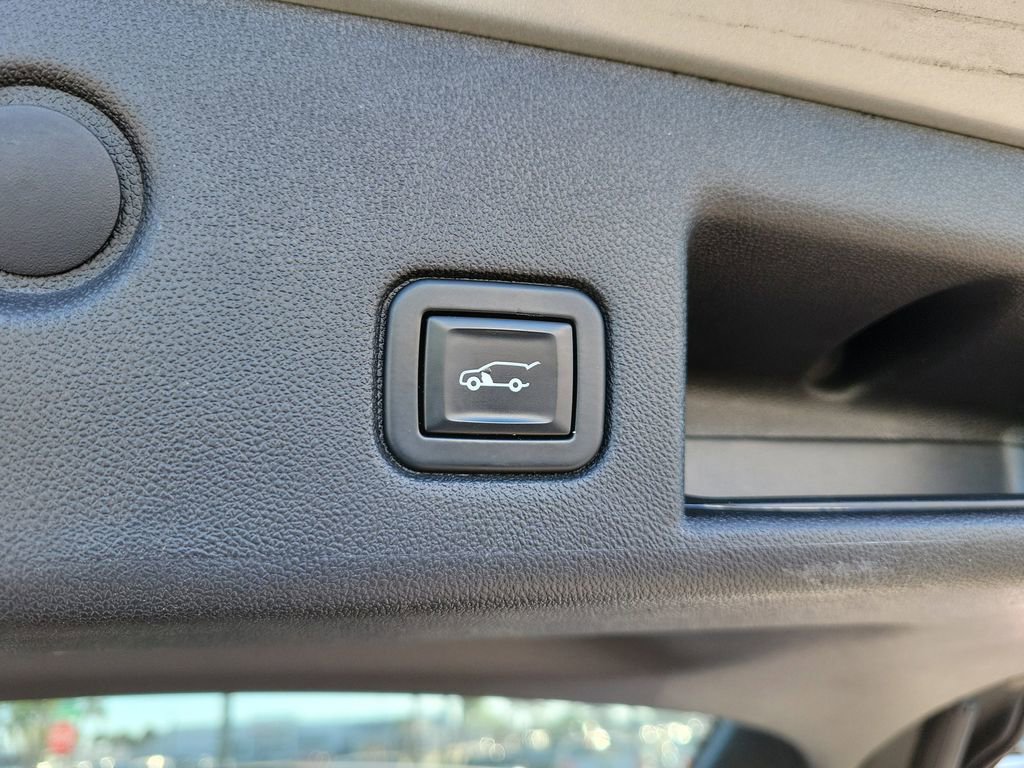 Used 2020 Chevrolet Equinox LT image 12