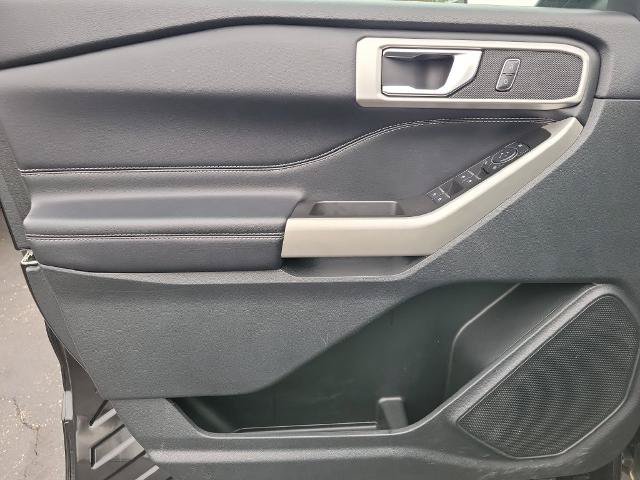 Certified 2022 Ford Explorer XLT w/ Equipment Group 202A AWD/4WD image 11