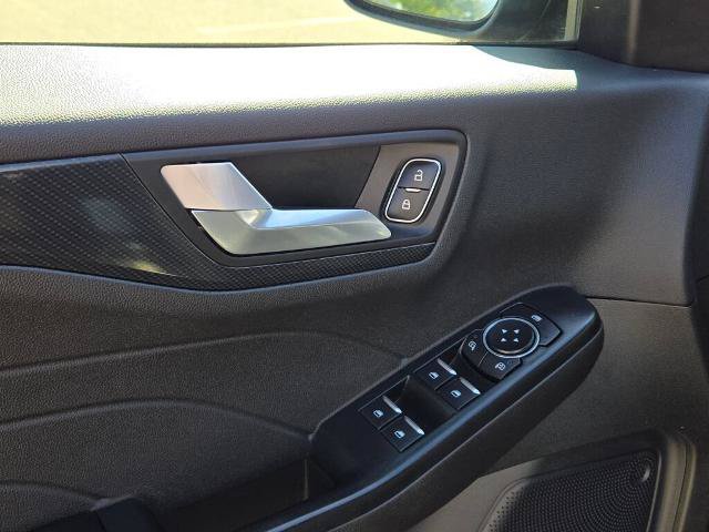 Certified 2025 Ford Escape ST-Line Select AWD/4WD image 19
