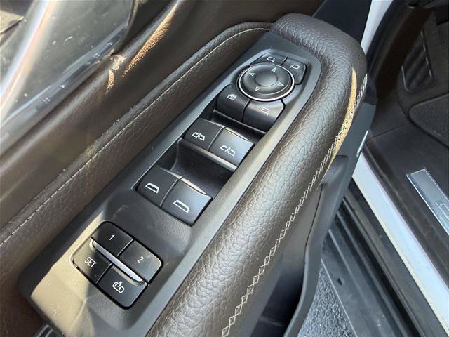 Used 2024 GMC Yukon XL Denali AWD/4WD image 19