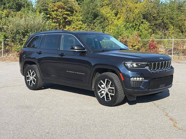 Used 2023 Jeep Grand Cherokee Limited AWD/4WD image 1