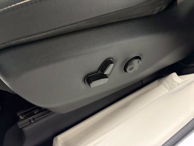Used 2022 Chrysler Pacifica Touring-L FWD image 25