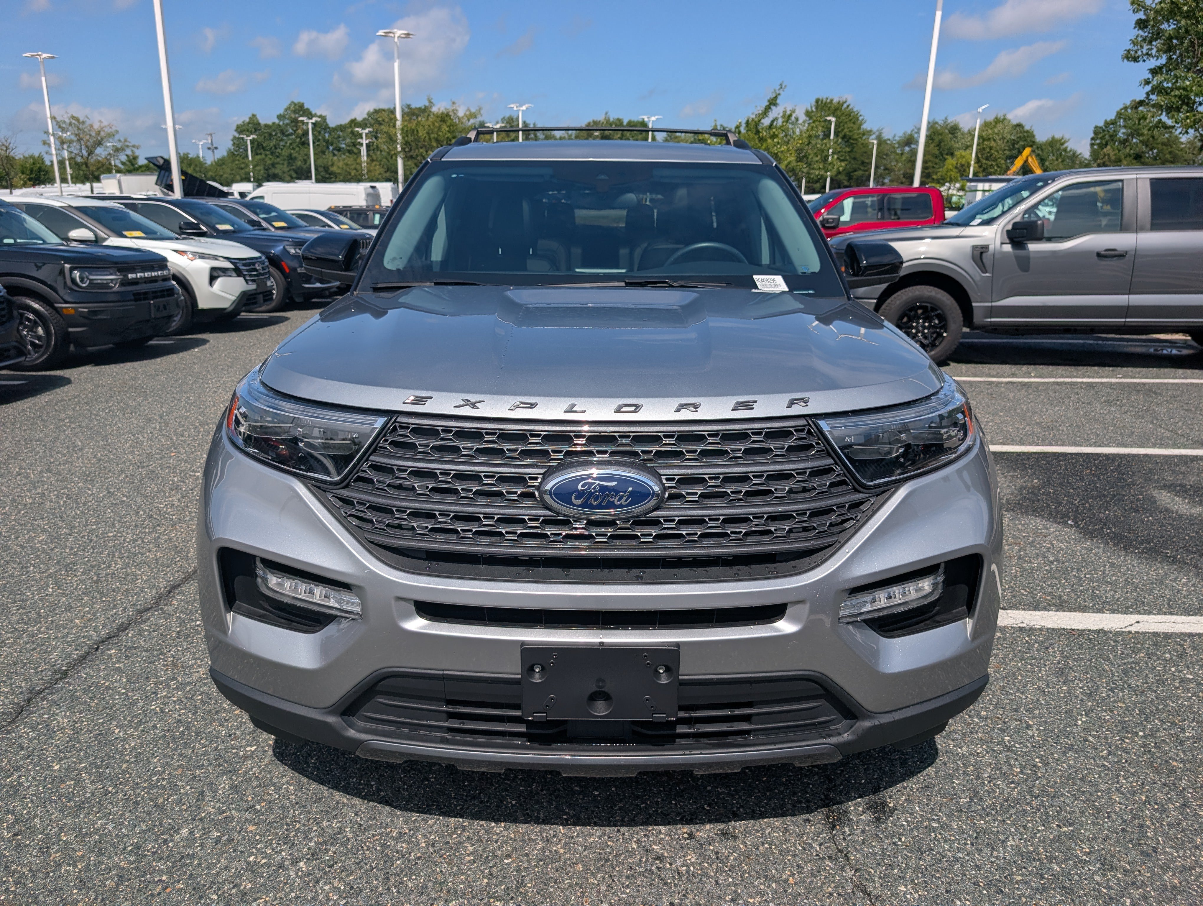 Certified 2024 Ford Explorer XLT w/ Equipment Group 202A AWD/4WD image 8