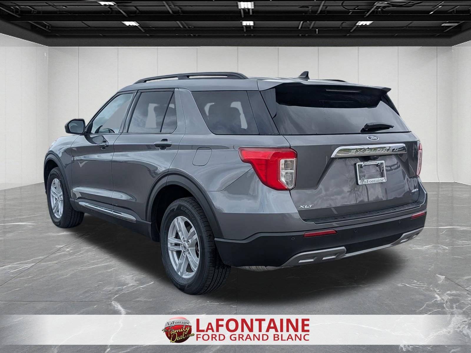 Certified 2024 Ford Explorer XLT w/ Equipment Group 202A AWD/4WD image 3