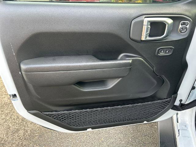 Used 2023 Jeep Wrangler Unlimited Rubicon w/ Steel Bumper Group image 13