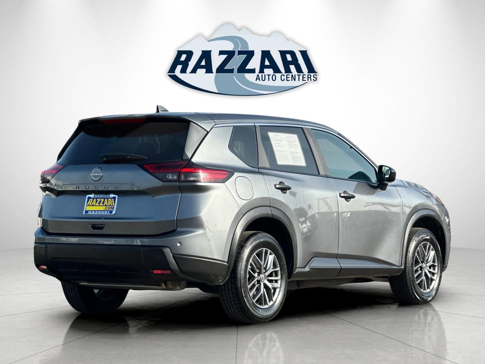 Used 2024 Nissan Rogue S image 5