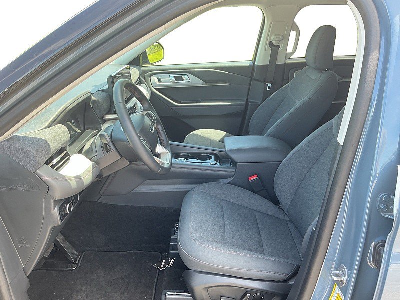 Certified 2025 Ford Explorer Active RWD image 6