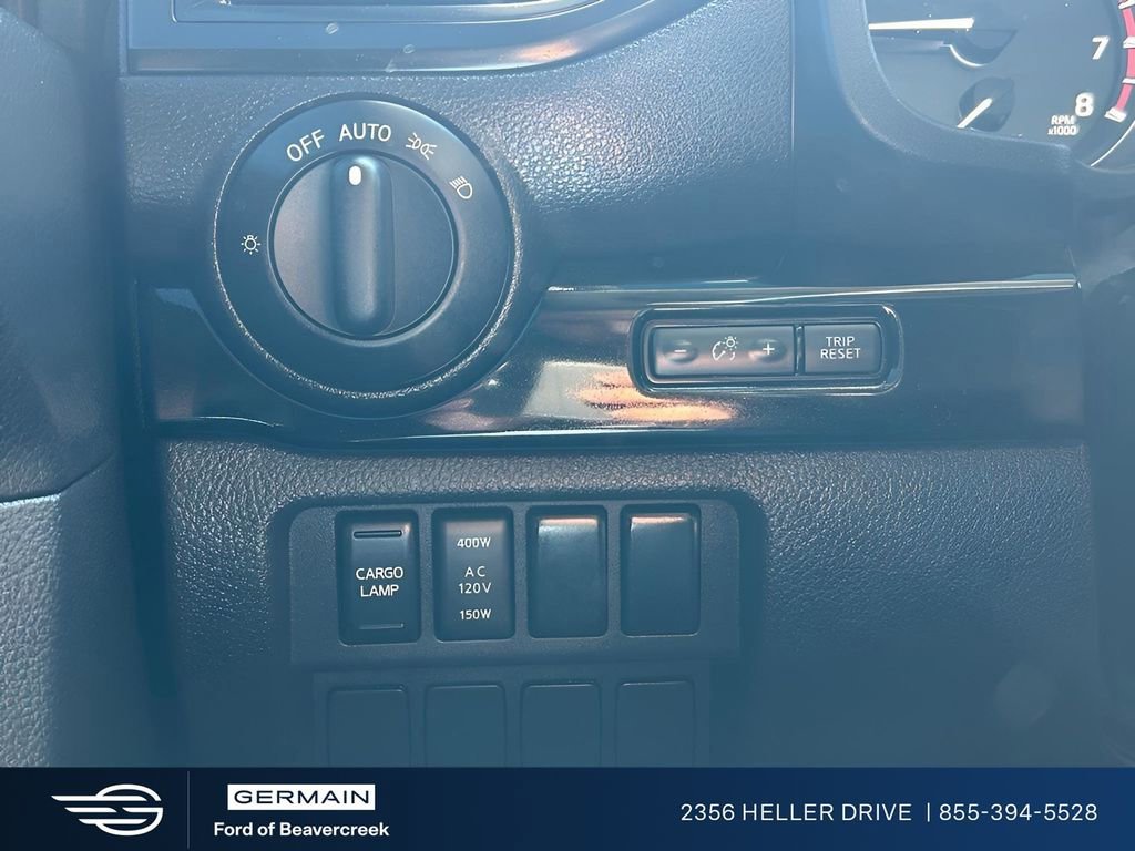 Used 2023 Nissan Titan SV w/ SV Convenience Package image 14