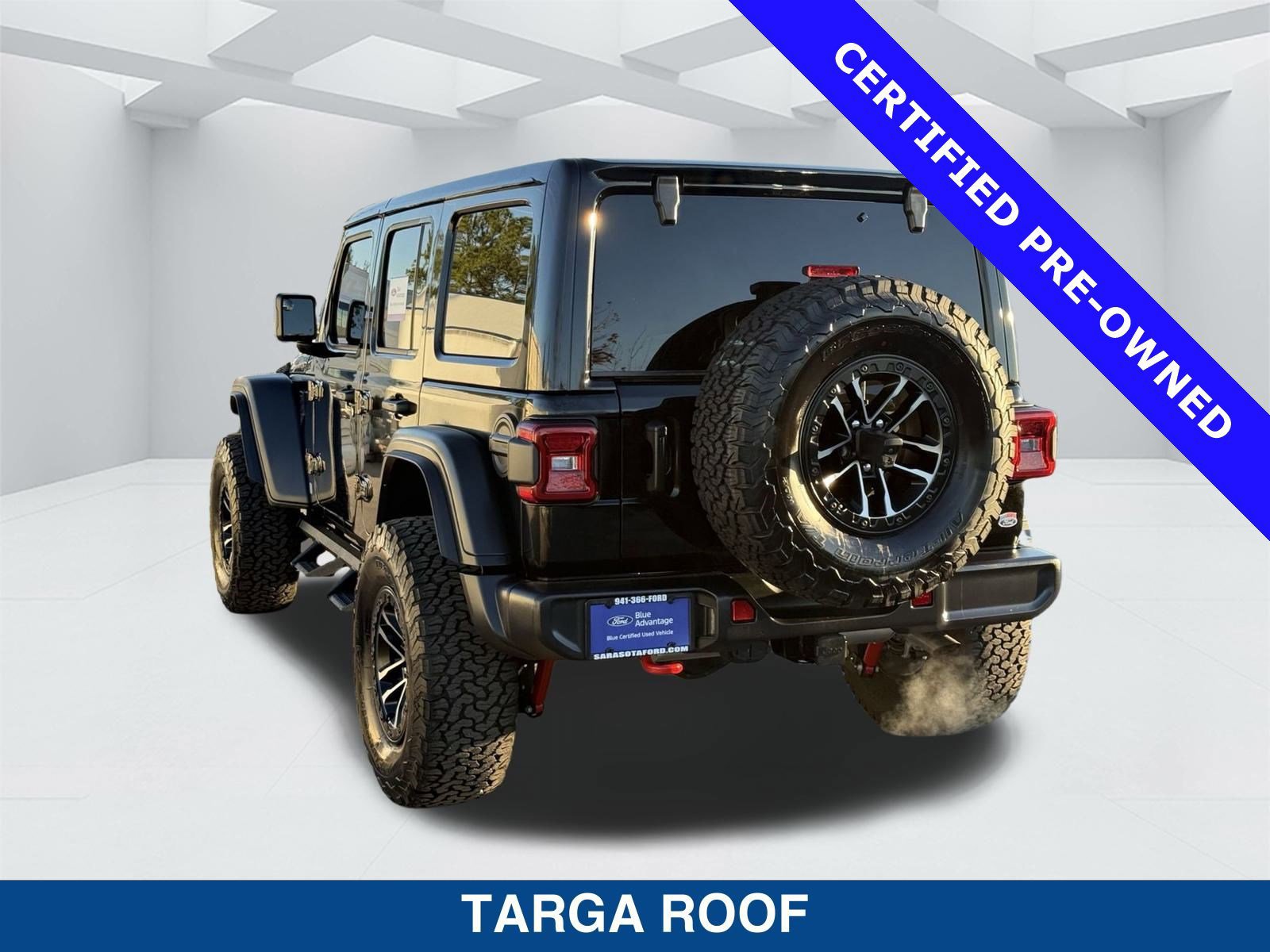 Used 2024 Jeep Wrangler Unlimited Rubicon w/ XTREMEE 35" Tire Package image 2