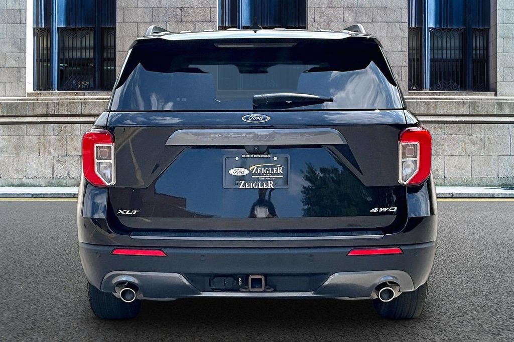 Certified 2022 Ford Explorer XLT w/ Equipment Group 202A AWD/4WD image 4