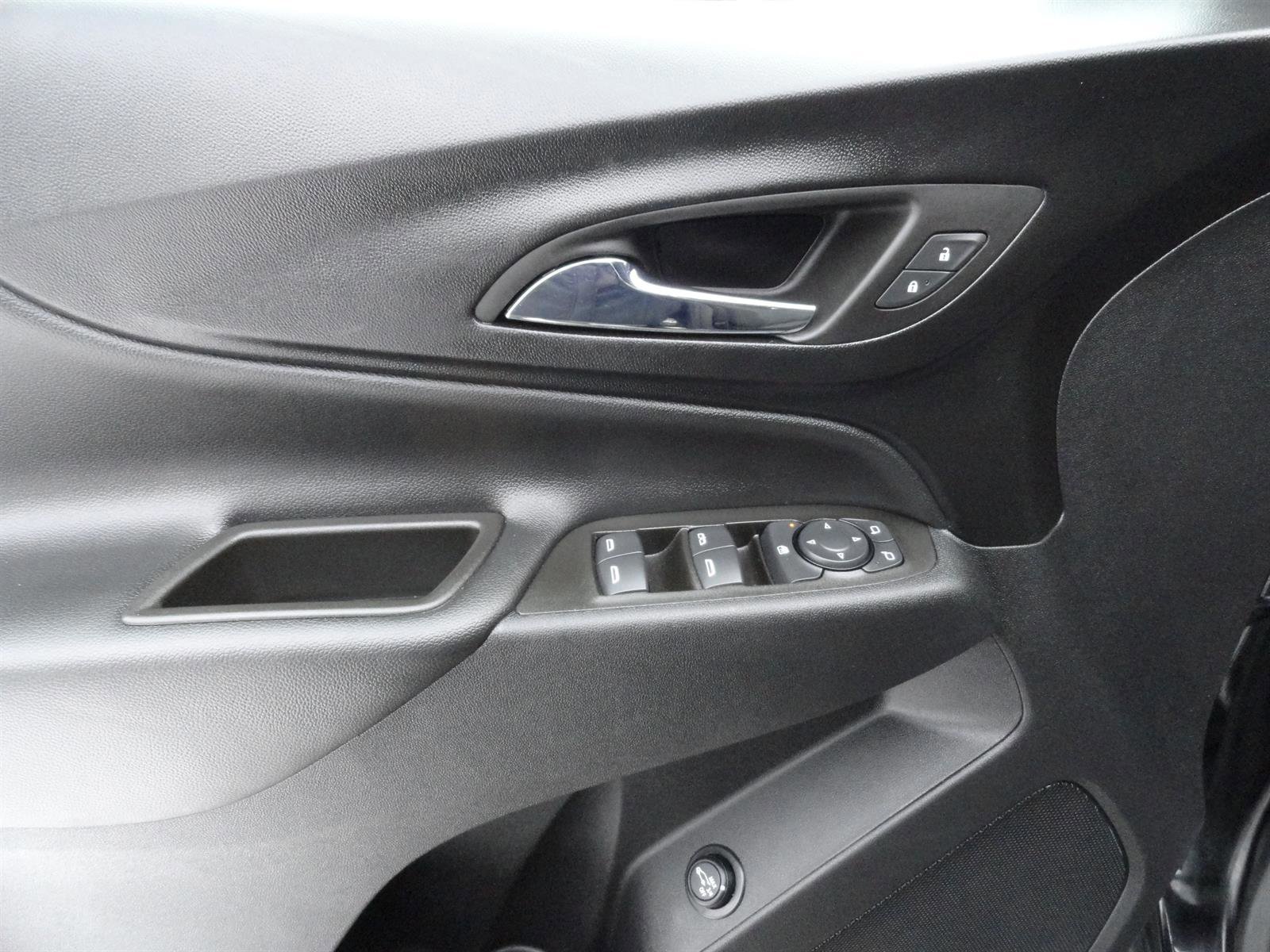 Used 2023 Chevrolet Equinox LT image 10