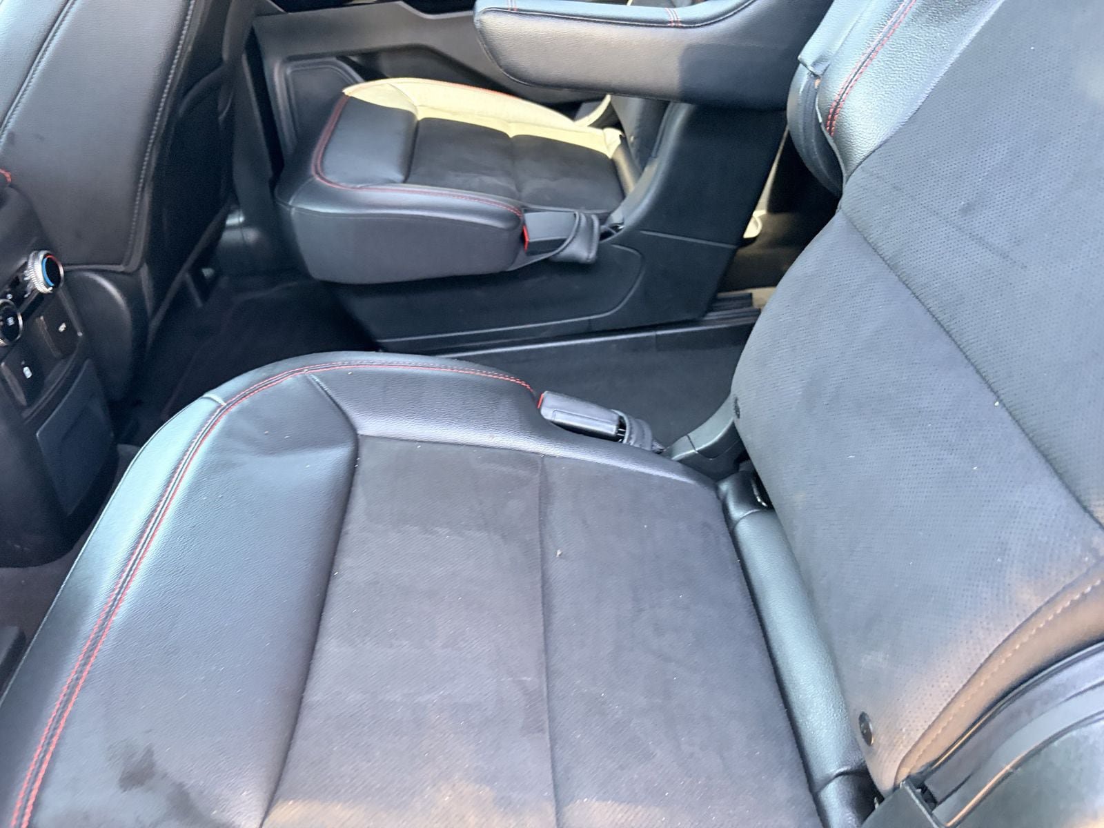 Certified 2023 Ford Explorer ST-Line AWD/4WD image 14