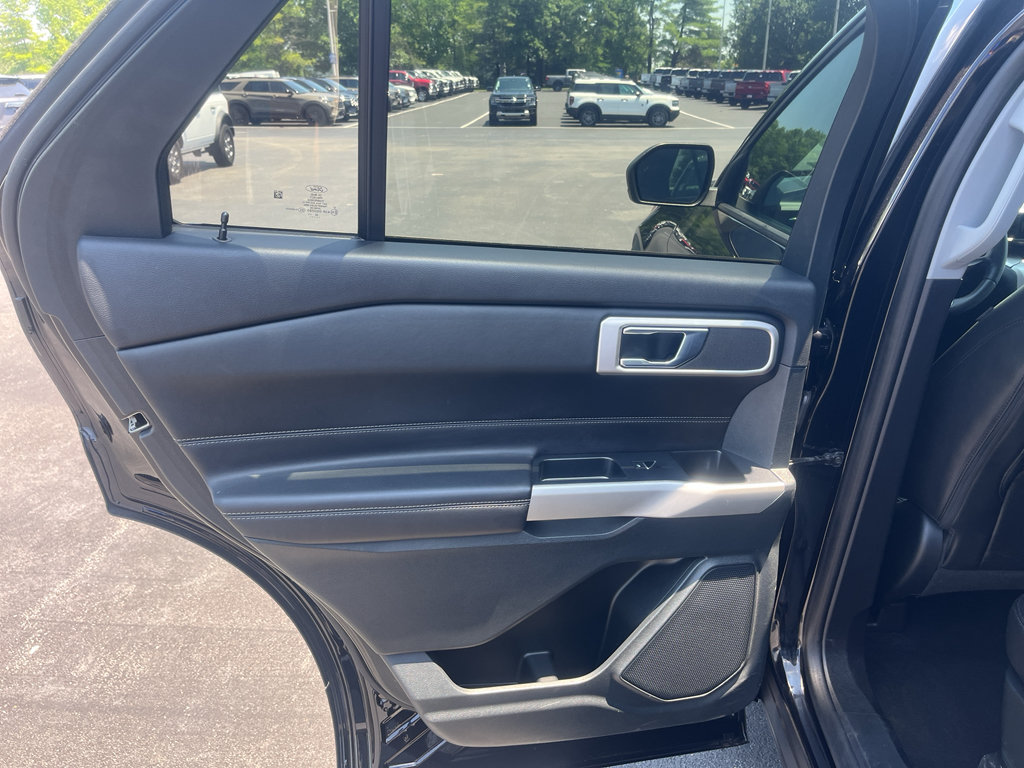 Certified 2021 Ford Explorer XLT w/ Equipment Group 202A AWD/4WD image 26