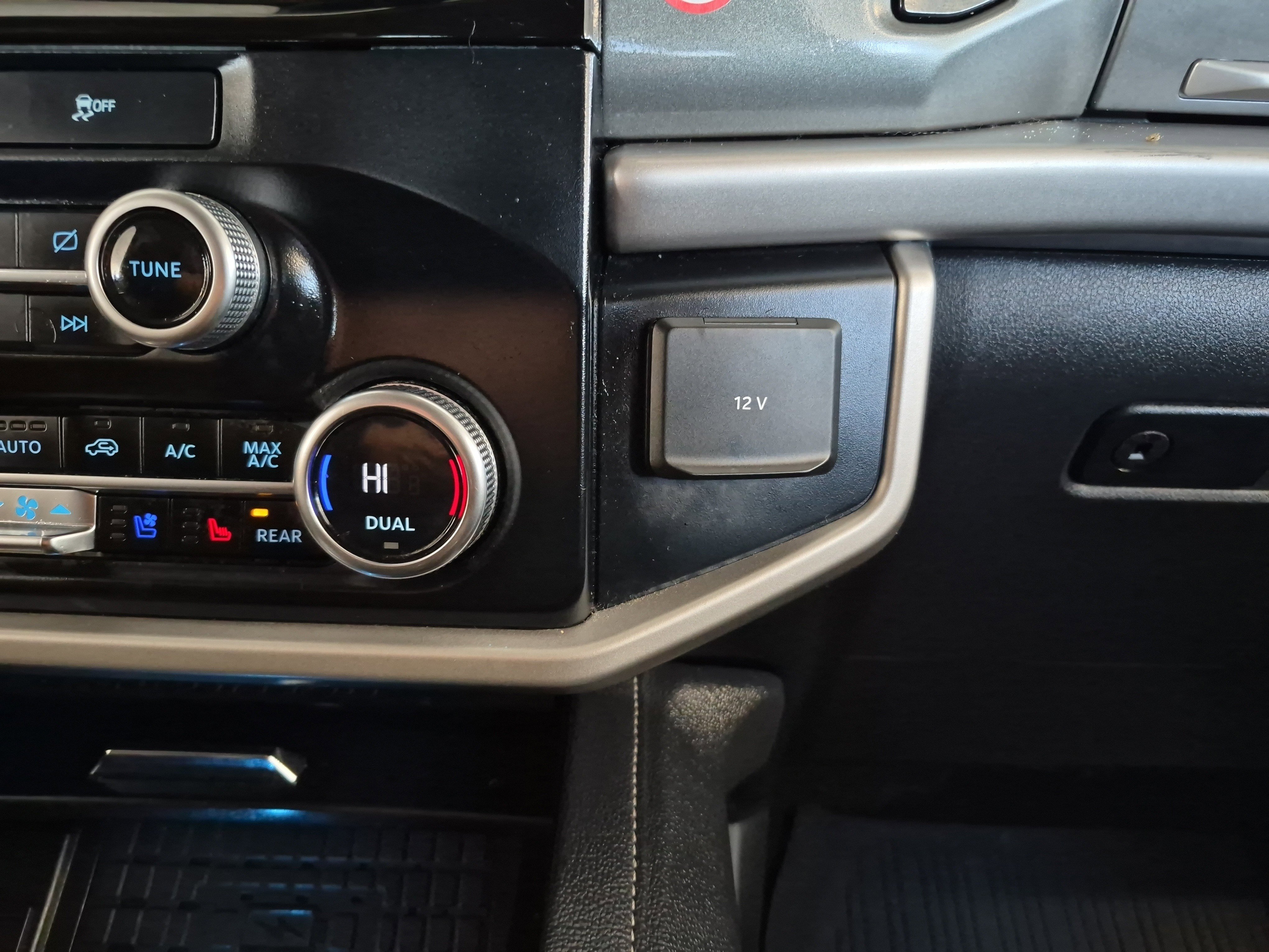 Certified 2024 Ford Expedition XLT image 32