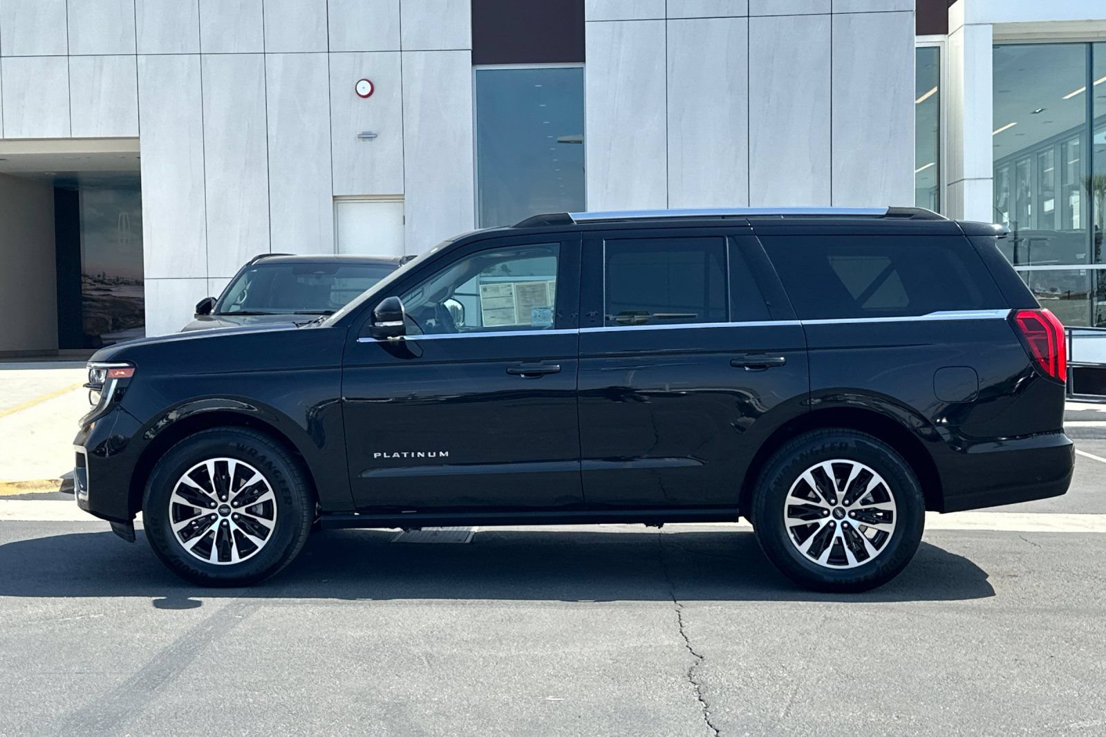 Certified 2025 Ford Expedition Platinum AWD/4WD image 6
