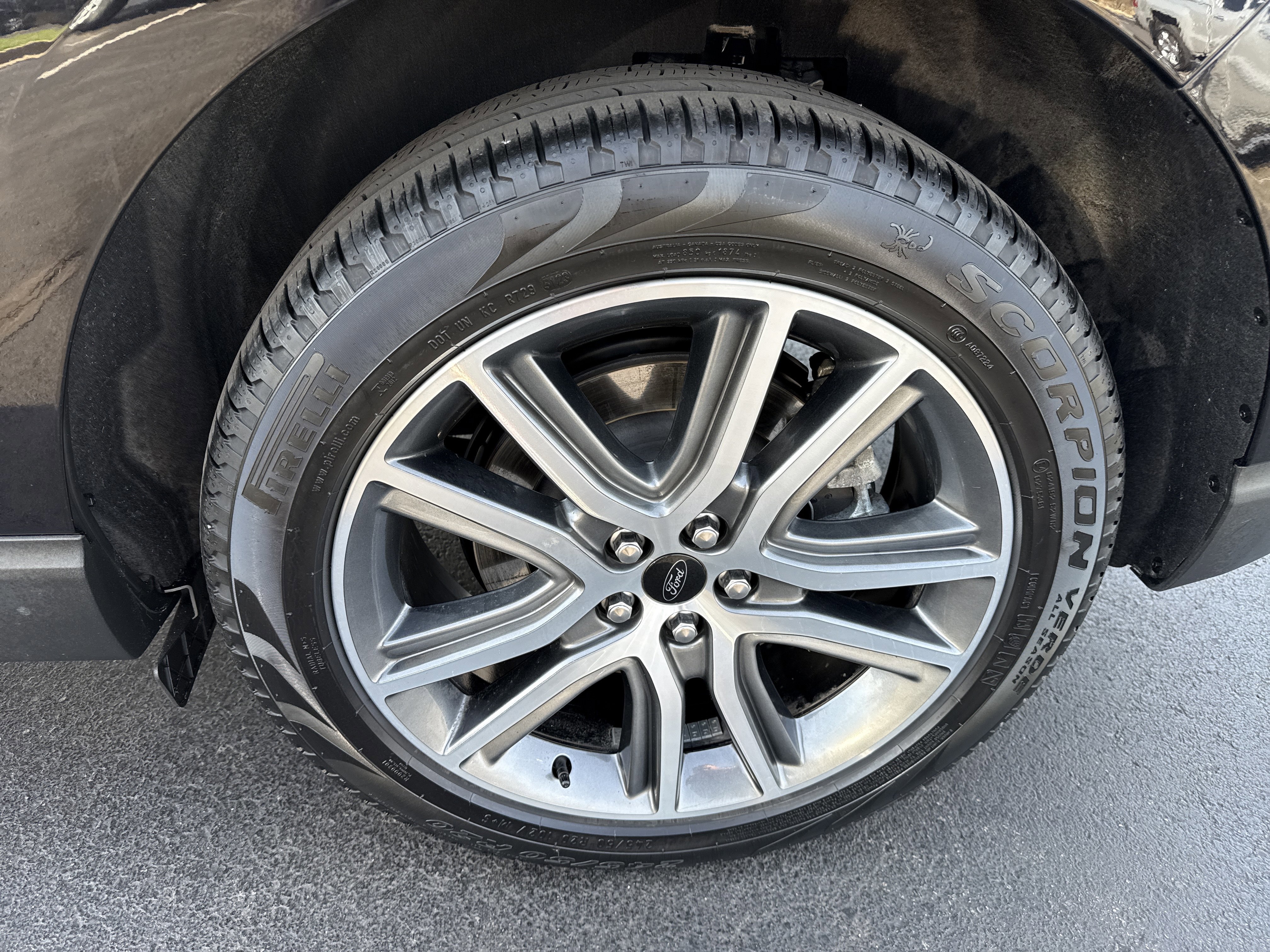 Certified 2024 Ford Edge Titanium w/ Equipment Group 301A image 10