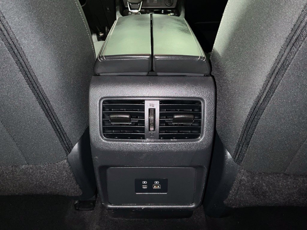Used 2022 Nissan Rogue SV FWD image 17