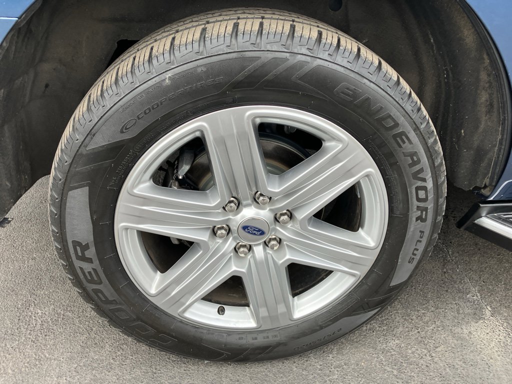 Certified 2020 Ford Expedition XLT w/ Equipment Group 202A image 9