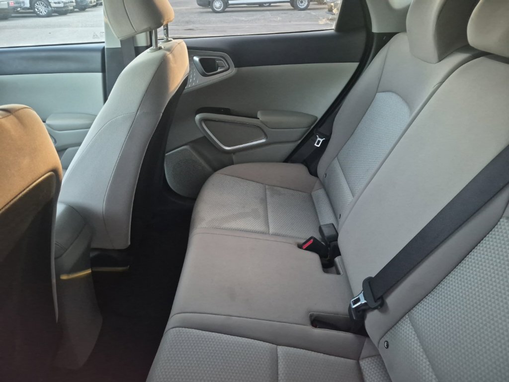 Used 2024 Kia Soul LX w/ LX Technology Package FWD image 29