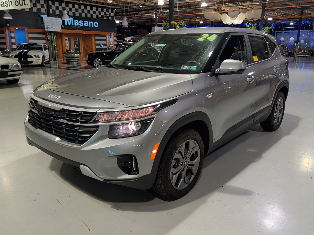 Used 2024 Kia Seltos LX AWD/4WD image 7
