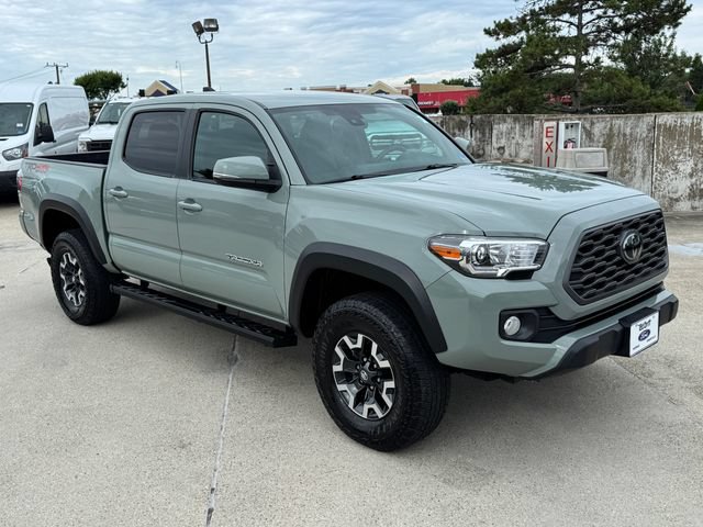 Used 2022 Toyota Tacoma TRD Off-Road w/ Technology Package AWD/4WD image 6