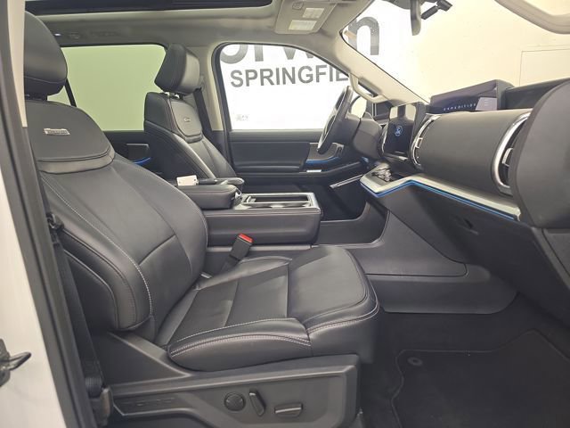 Certified 2025 Ford Expedition Max Platinum image 9