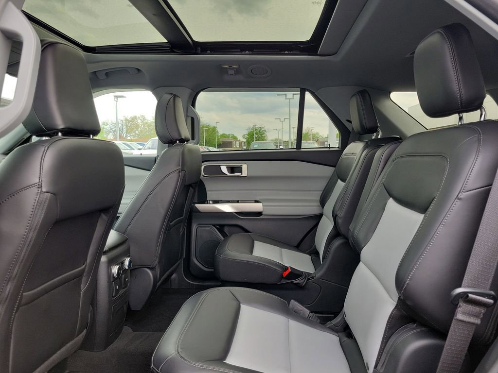Certified 2023 Ford Explorer XLT w/ Equipment Group 202A AWD/4WD image 14