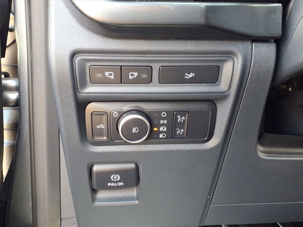 Certified 2022 Ford F150 XLT w/ Equipment Group 302A High image 18