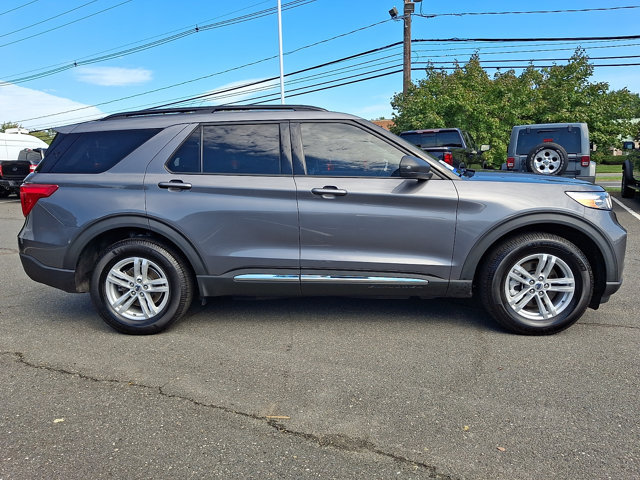 Certified 2021 Ford Explorer XLT w/ Equipment Group 202A AWD/4WD image 12