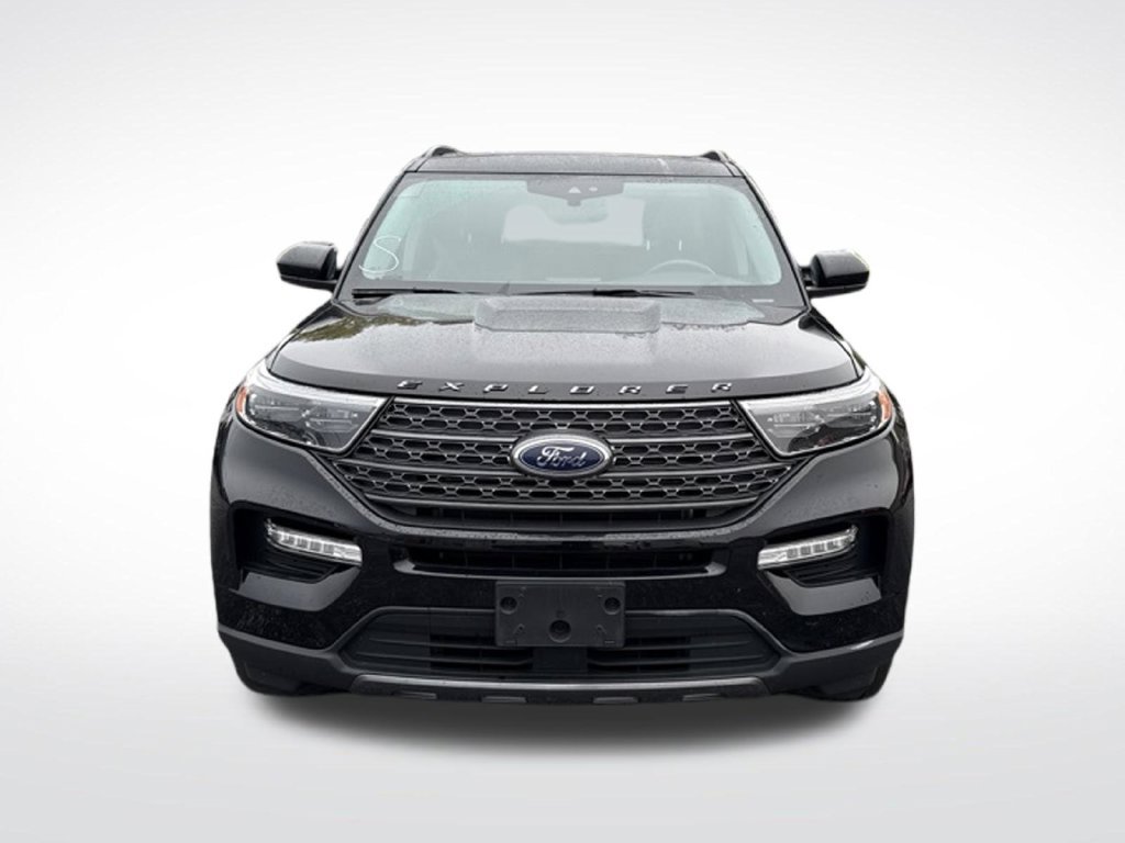 Certified 2023 Ford Explorer XLT w/ Equipment Group 202A AWD/4WD image 2