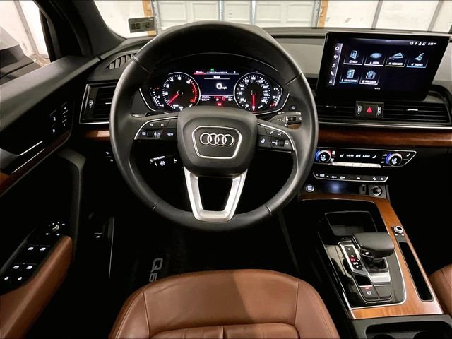 Used 2023 Audi Q5 2.0T Premium w/ Convenience Package AWD/4WD image 5