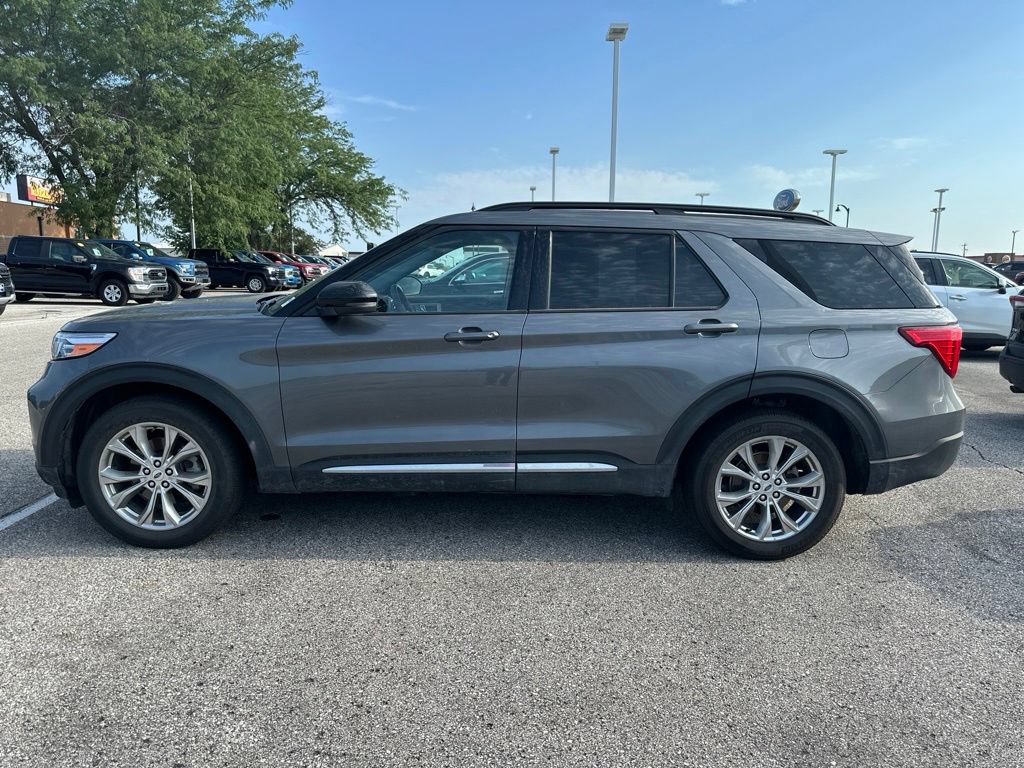 Certified 2024 Ford Explorer XLT w/ Equipment Group 202A AWD/4WD image 2