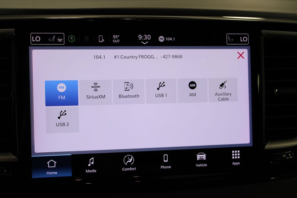 Used 2024 Chrysler Pacifica Touring-L FWD image 47