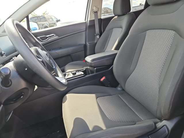 Used 2025 Kia Sportage LX FWD image 27