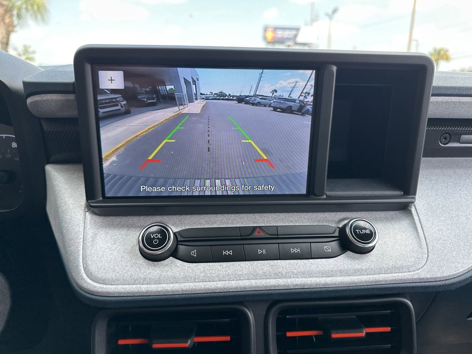 Certified 2024 Ford Maverick XLT image 23