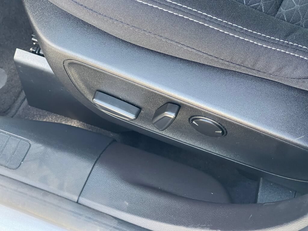 Certified 2023 Ford Escape Active AWD/4WD image 7