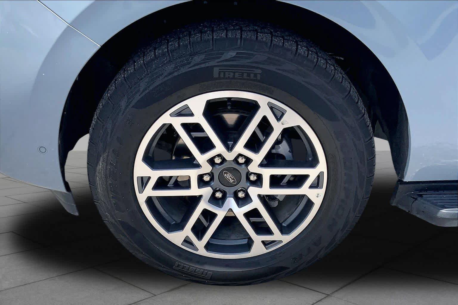 Certified 2025 Ford Expedition Active AWD/4WD image 10