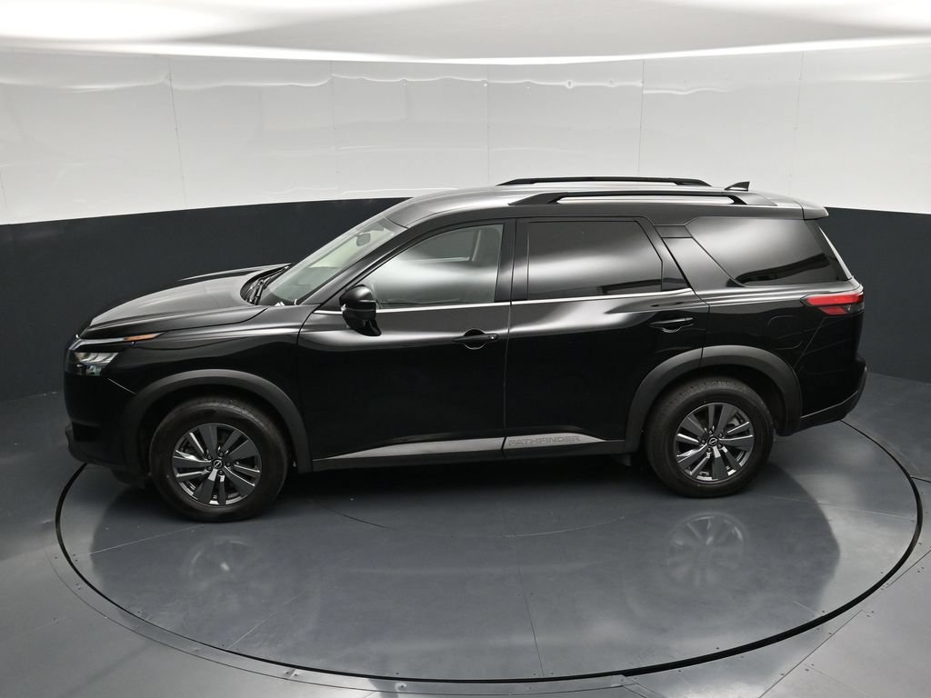 Used 2025 Nissan Pathfinder SV FWD image 50