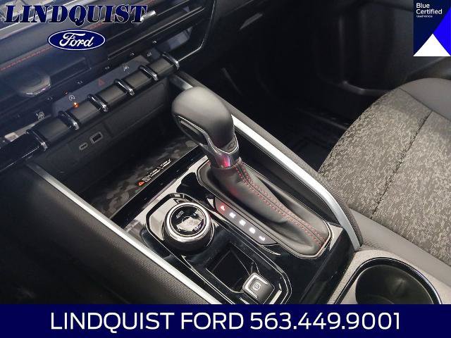 Used 2024 Chevrolet Colorado Z71 w/ Z71 Convenience Package 2 AWD/4WD image 15