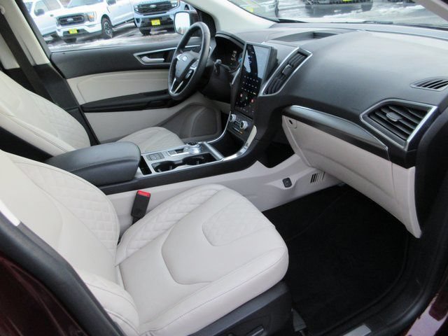 Certified 2024 Ford Edge Titanium AWD/4WD image 35