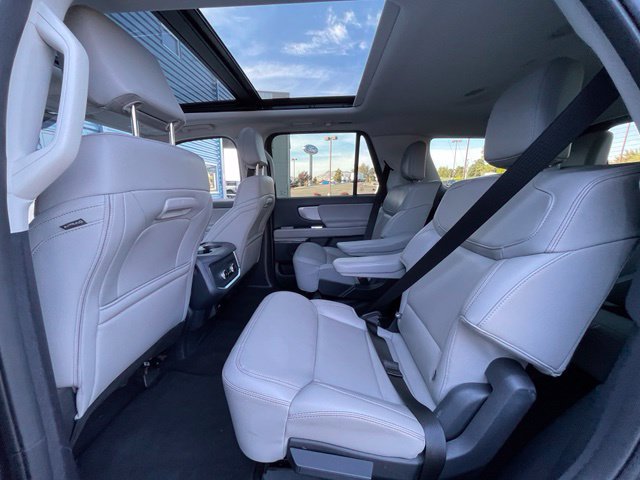 Certified 2025 Ford Expedition Active AWD/4WD image 8