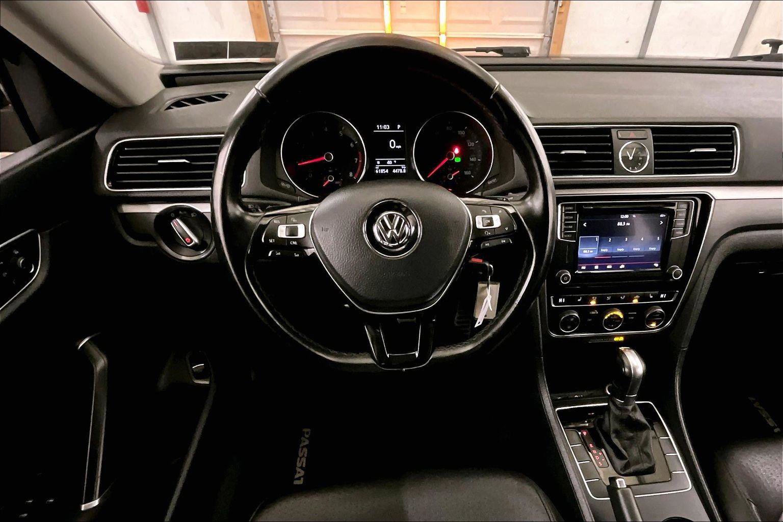 Used 2017 Volkswagen Passat 1.8T R-Line image 5