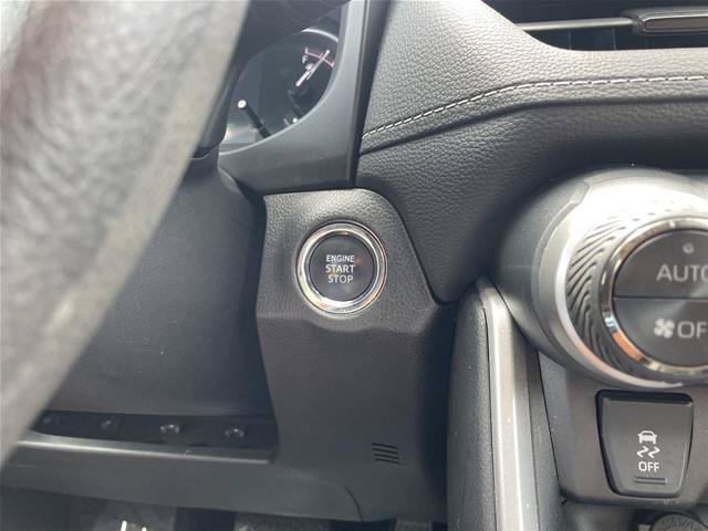 Used 2025 Toyota RAV4 XLE FWD image 24