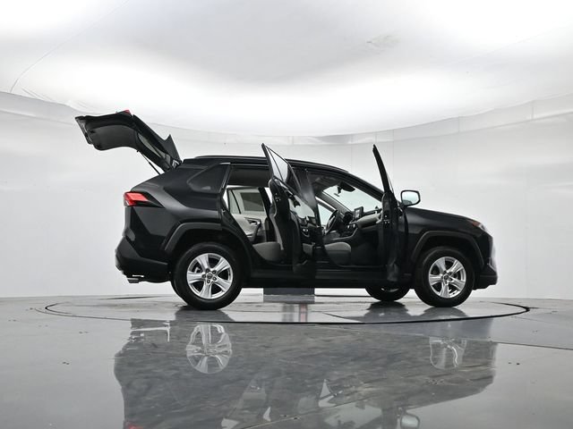 Used 2021 Toyota RAV4 XLE FWD image 52