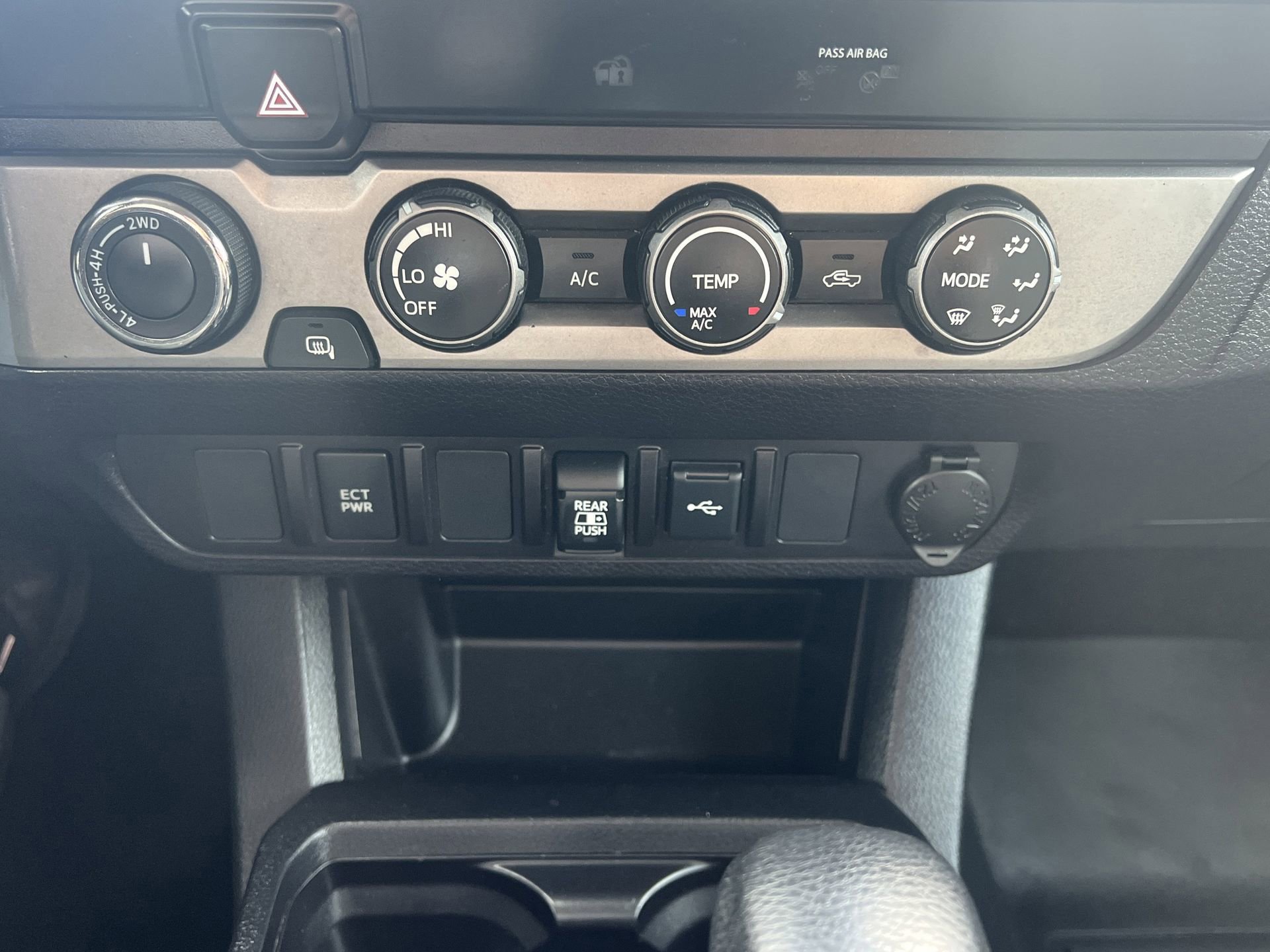 Used 2020 Toyota Tacoma 4x4 Double Cab image 12