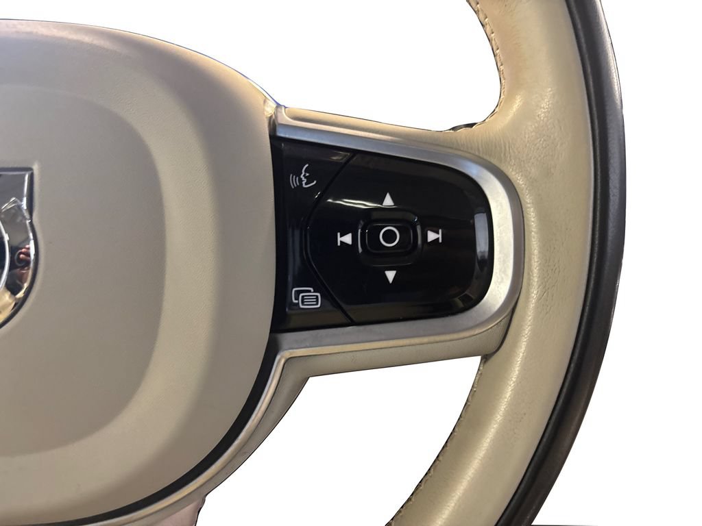 Used 2023 Volvo XC90 B6 Ultimate w/ Protection Package Premier AWD/4WD image 35