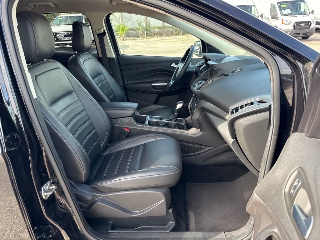 Certified 2019 Ford Escape SEL FWD image 24