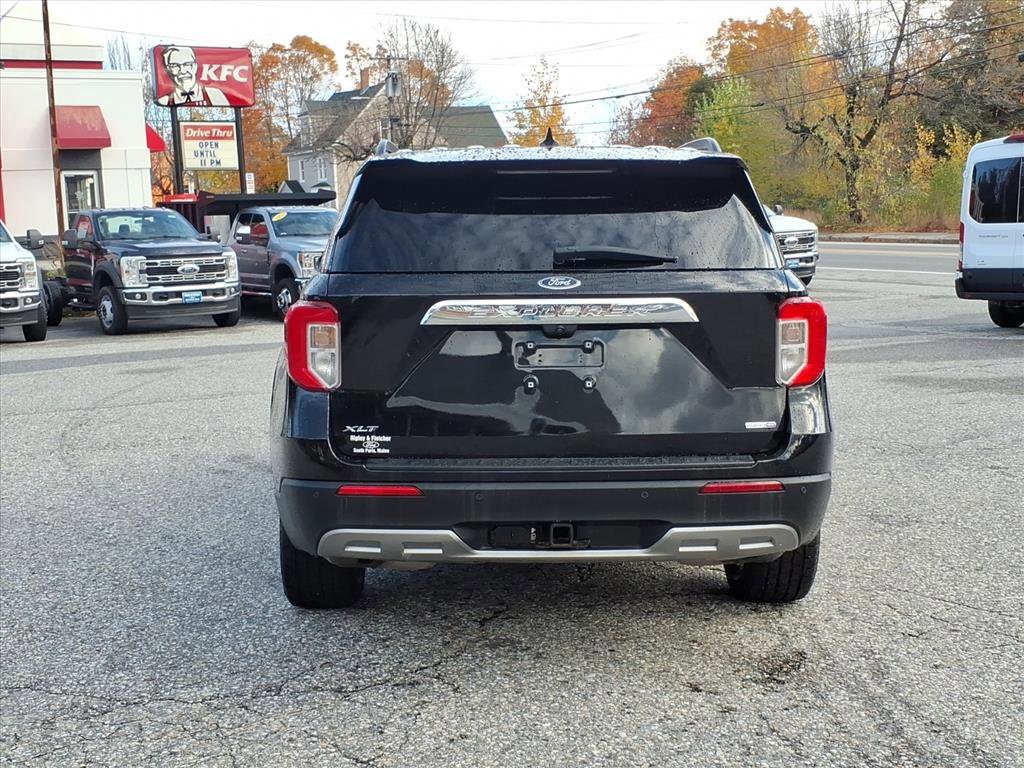 Certified 2020 Ford Explorer XLT w/ Equipment Group 202A image 4
